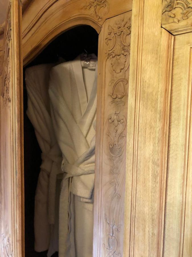 Double Room Private External Bathroom